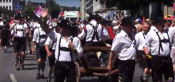 Das Motto für den Münchner CSD : Vielfalt verdient Respekt - Grenzenlos