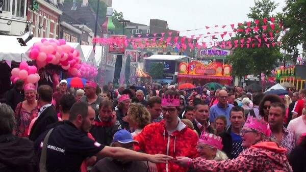 Roze Maandag op Canal Parade Amsterdam