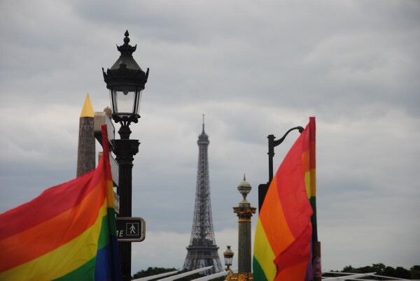 Plus de 10000 dans la marche des fiertes LGBT de Paris pride 2017