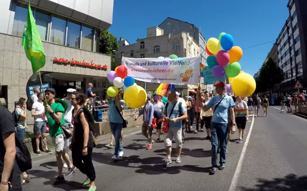 Düsseldorf CSD 2018 : Die Welt gehört uns allen !